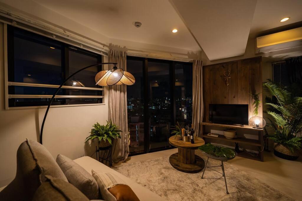 Appartamento The Penthouse Ginowan Urasoe Esterno foto