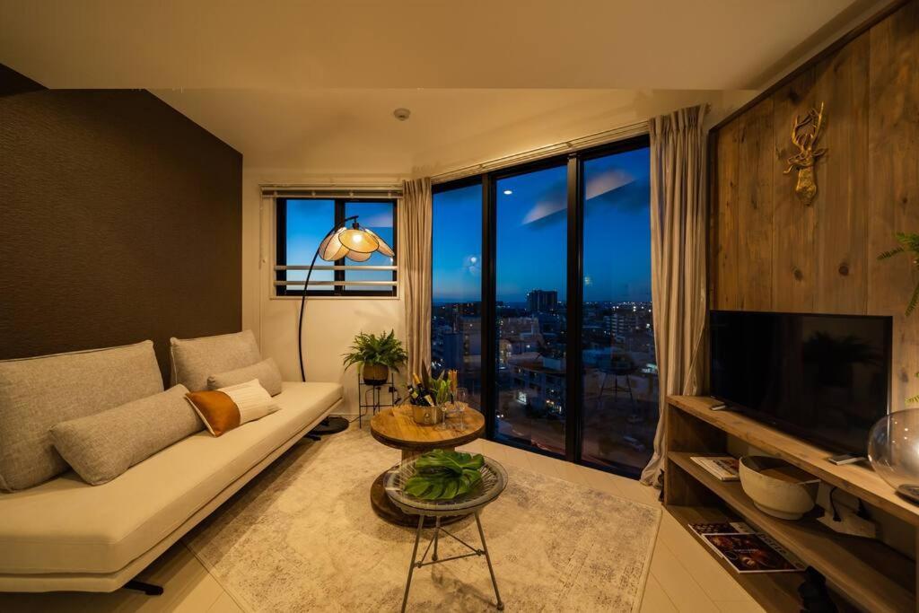 Appartamento The Penthouse Ginowan Urasoe Esterno foto