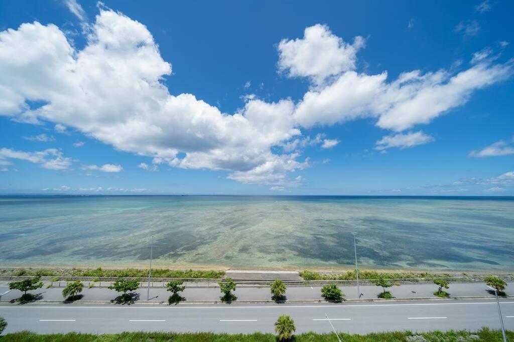 Appartamento The Penthouse Ginowan Urasoe Esterno foto